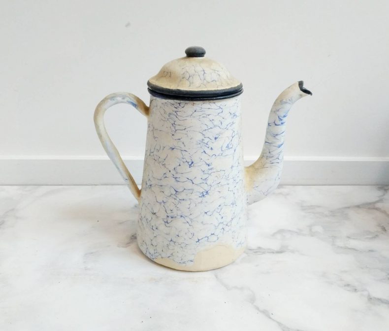 blue and white veined coffee pot