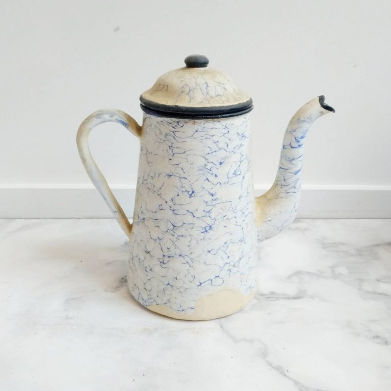 blue and white veined coffee pot